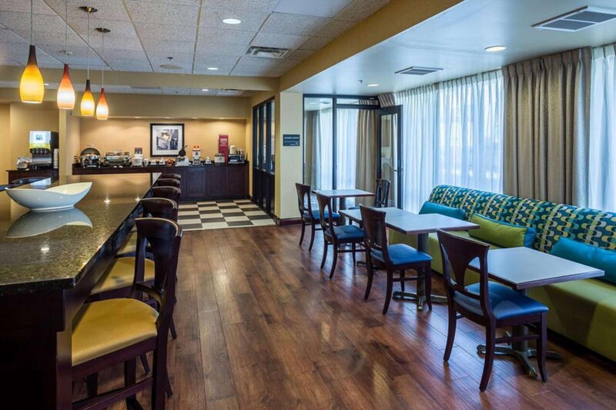 Hampton Inn Somerset Exterior photo